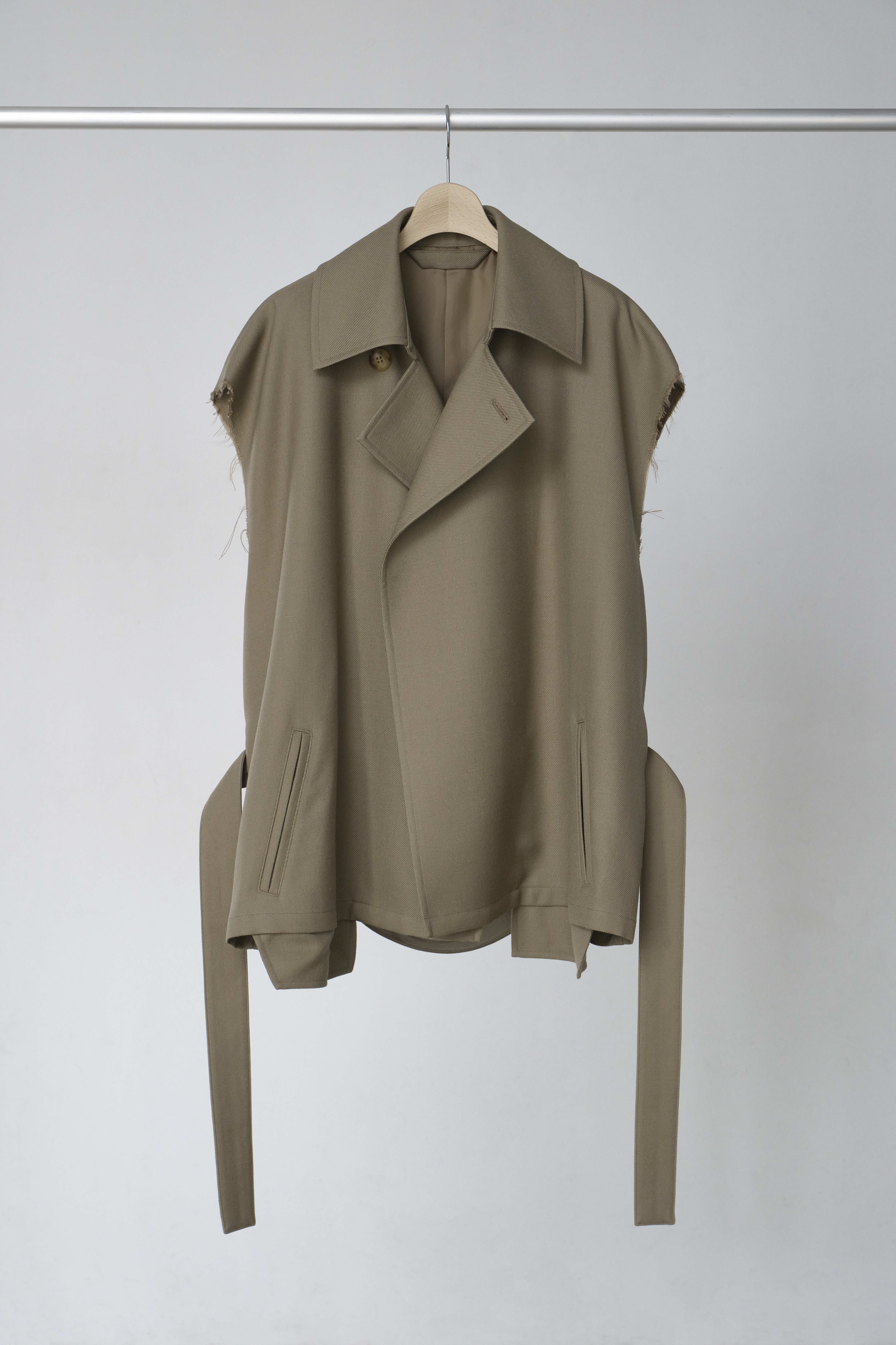 BlancYM. Short Trench Vest – Beige - その他